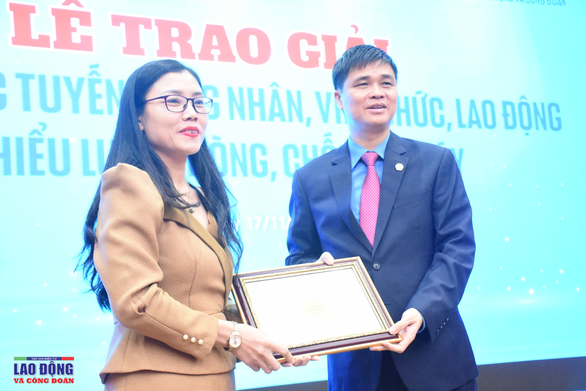 Toàn cảnh lễ kỷ niệm 94 năm ngày Tạp chí Lao động và Công đoàn xuất bản số đầu Toàn cảnh lễ kỷ niệm 94 năm ngày Tạp chí Lao động và Công đoàn xuất bản số đầu