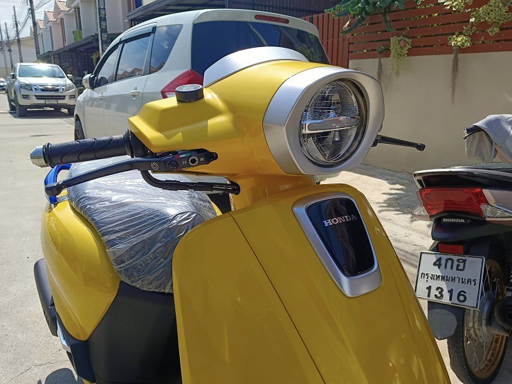 Xe tay ga Honda Giorno+ 125 kiểu dáng lạ, giá hơn 90 triệu đồng Xe tay ga Honda Giorno+ 125 kiểu dáng lạ, giá hơn 90 triệu đồng