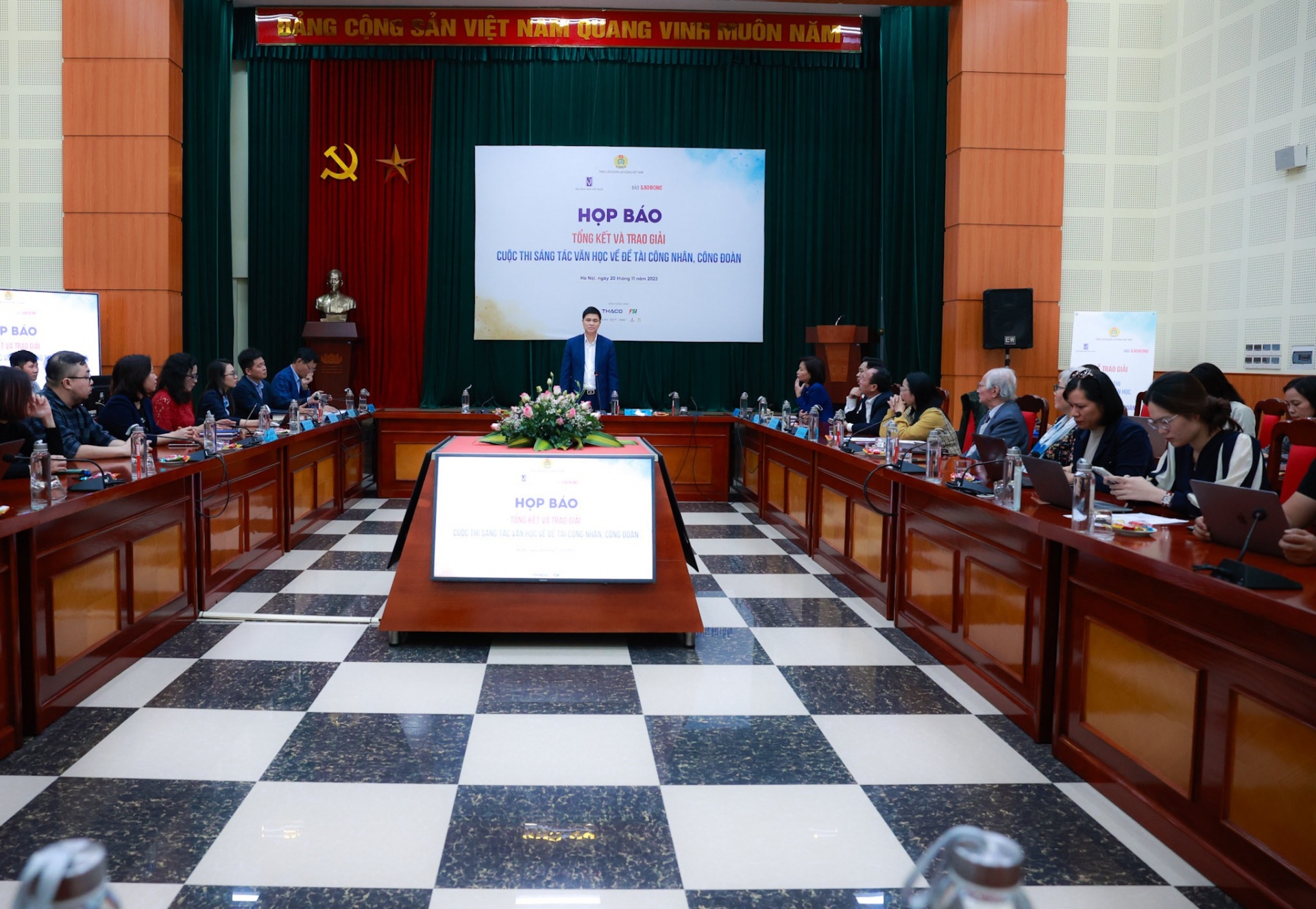 Họp báo cuộc thi sáng tác văn học về đề tài công nhân, công đoàn Họp báo cuộc thi sáng tác văn học về đề tài công nhân, công đoàn