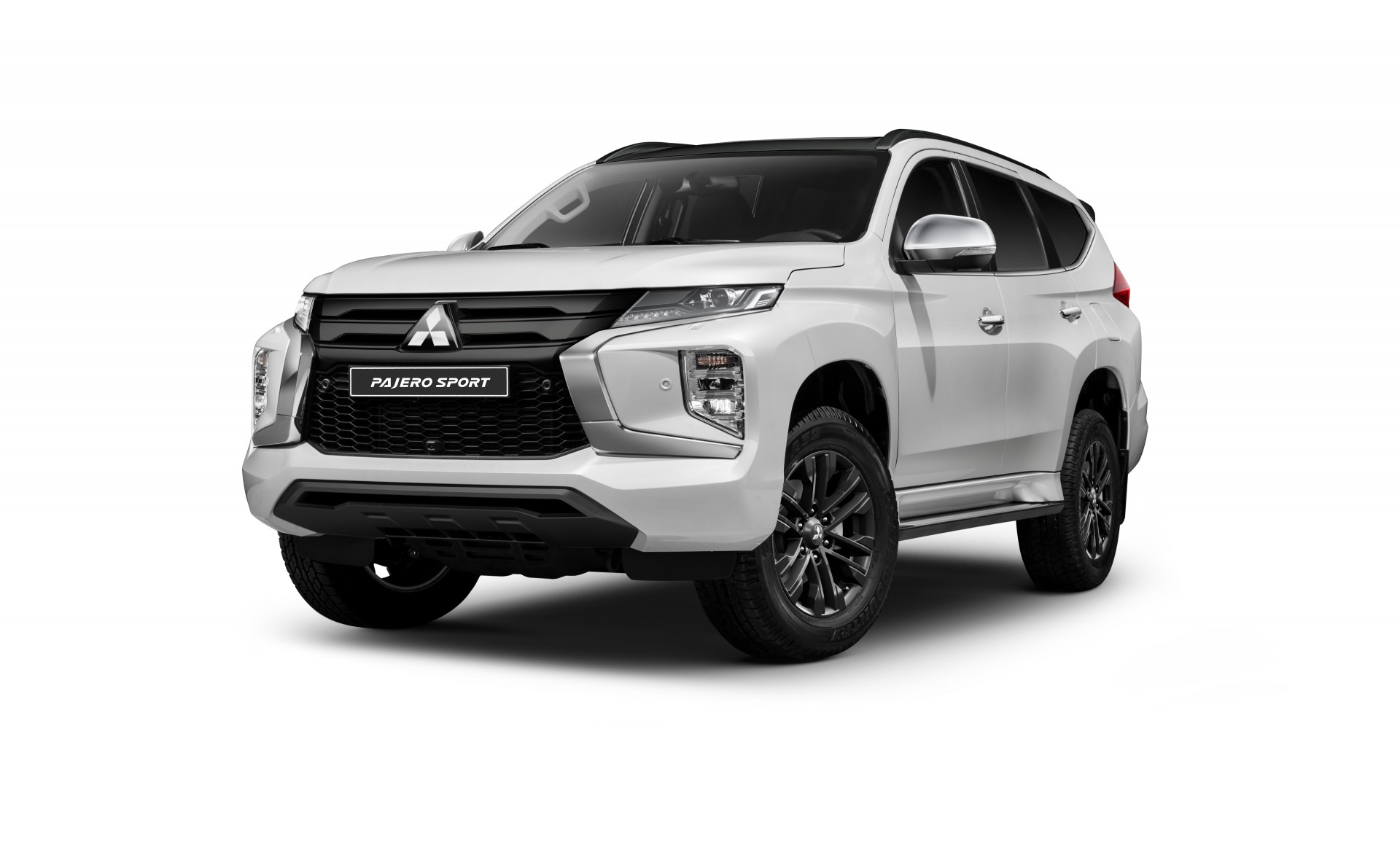 Mitsubishi Pajero có bản hai tông màu mới, tăng trang bị giá không đổi Mitsubishi Pajero có bản hai tông màu mới, tăng trang bị giá không đổi