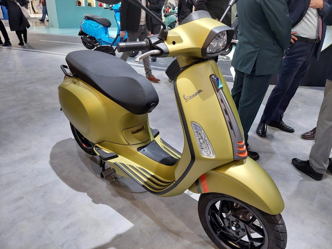 Cận cảnh vespa primavera và sprint s 2024 vừa được ra mắt