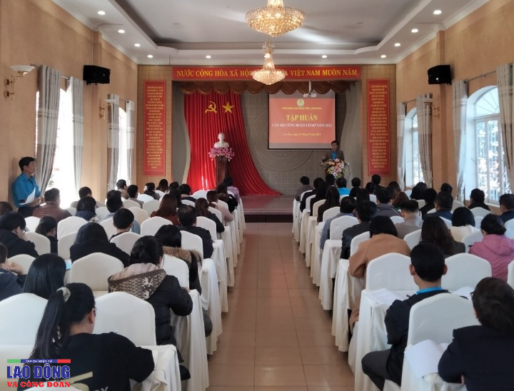 Tập huấn, bồi dưỡng nâng cao chất lượng cán bộ công đoàn cơ sở doanh nghiệp