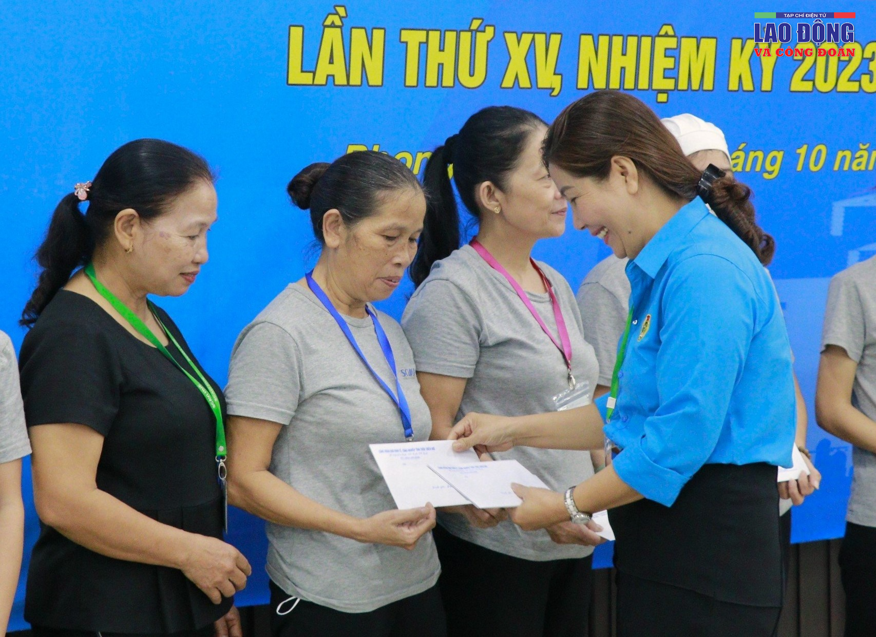 Nâng cao đời sống công nhân lao động từ những công trình chào mừng đại hội công đoàn Nâng cao đời sống công nhân lao động từ những công trình chào mừng đại hội công đoàn