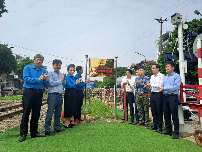 Công trình chào mừng đại hội công đoàn tăng thu nhập 2 triệu đồng/NLĐ/tháng Công trình chào mừng đại hội công đoàn tăng thu nhập 2 triệu đồng/NLĐ/tháng