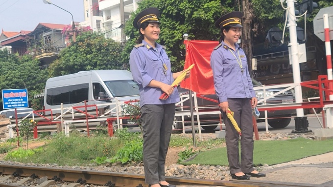 Tàu chạy an toàn hơn, công nhân gác chắn bớt thấp thỏm lo âu