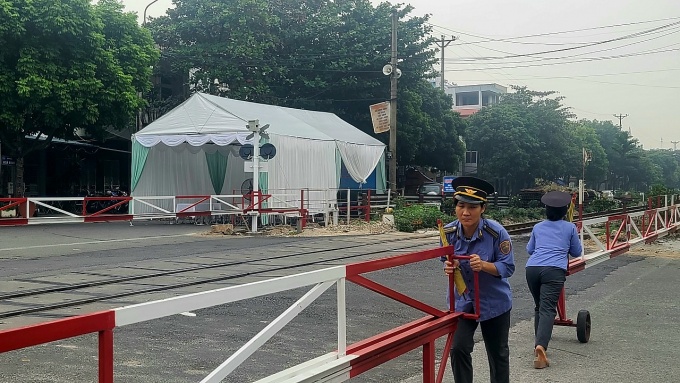 Tàu chạy an toàn hơn, công nhân gác chắn bớt thấp thỏm lo âu