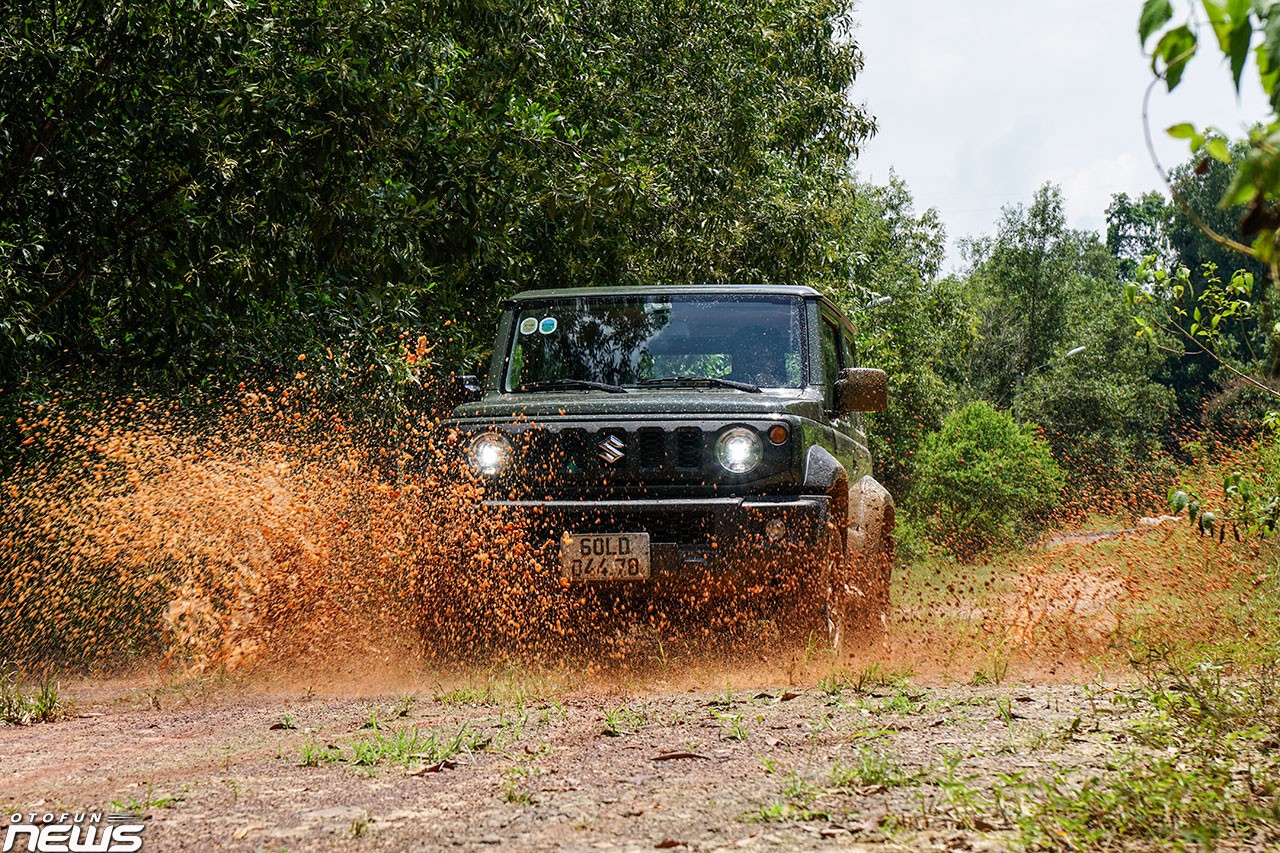 Suzuki Jimny mẫu xe dành cho 'dân chơi'