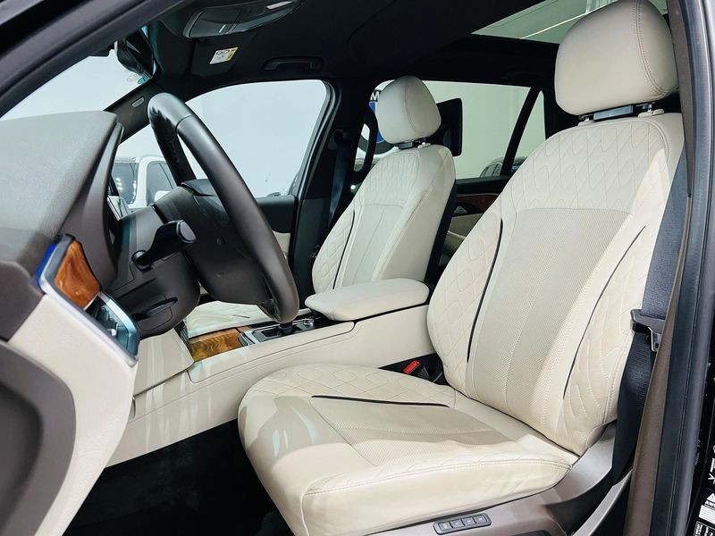 VinFast President lên sàn xe cũ, giá chỉ còn 1,5 tỷ đồng VinFast President lên sàn xe cũ, giá chỉ còn 1,5 tỷ đồng