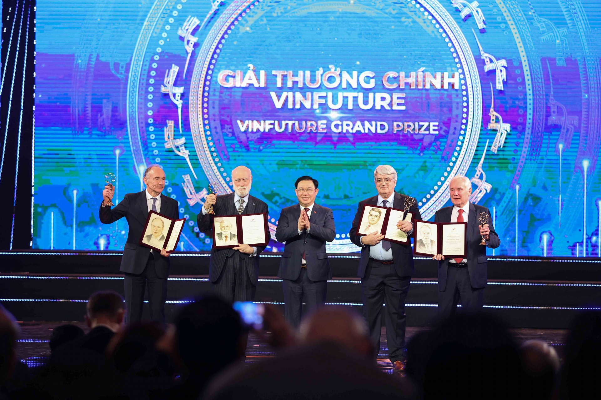 VinFuture công bố tuần lễ khoa học công nghệ và lễ trao giải 2023 VinFuture công bố tuần lễ khoa học công nghệ và lễ trao giải 2023