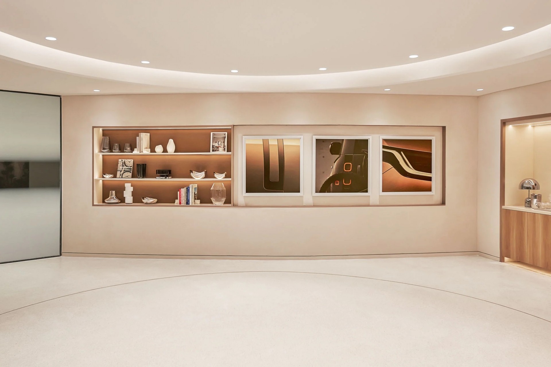 RA MẮT TRUNG TÂM TRƯNG BÀY THEO TIÊU CHUẨN MỚI CAO NHẤT