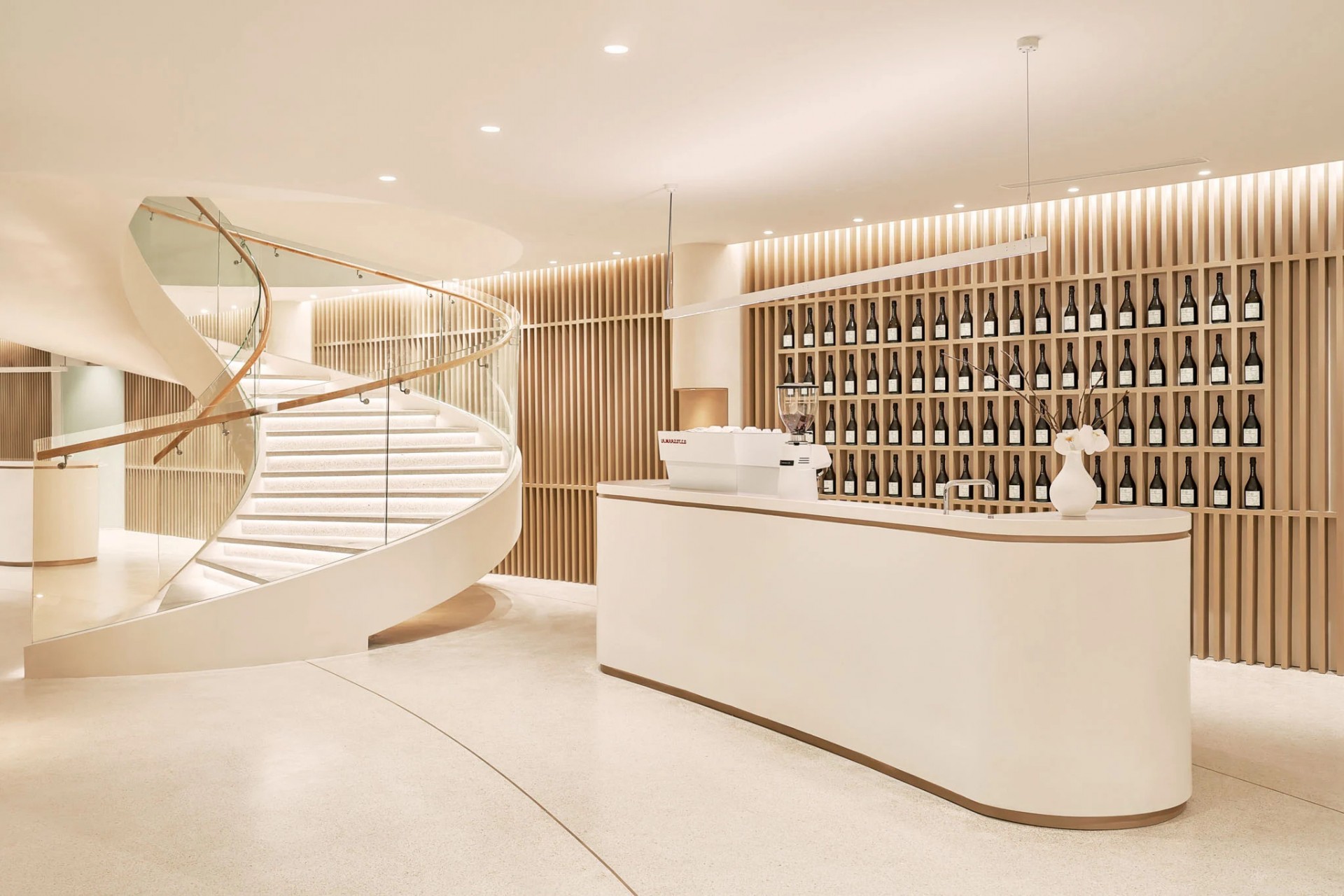 RA MẮT TRUNG TÂM TRƯNG BÀY THEO TIÊU CHUẨN MỚI CAO NHẤT