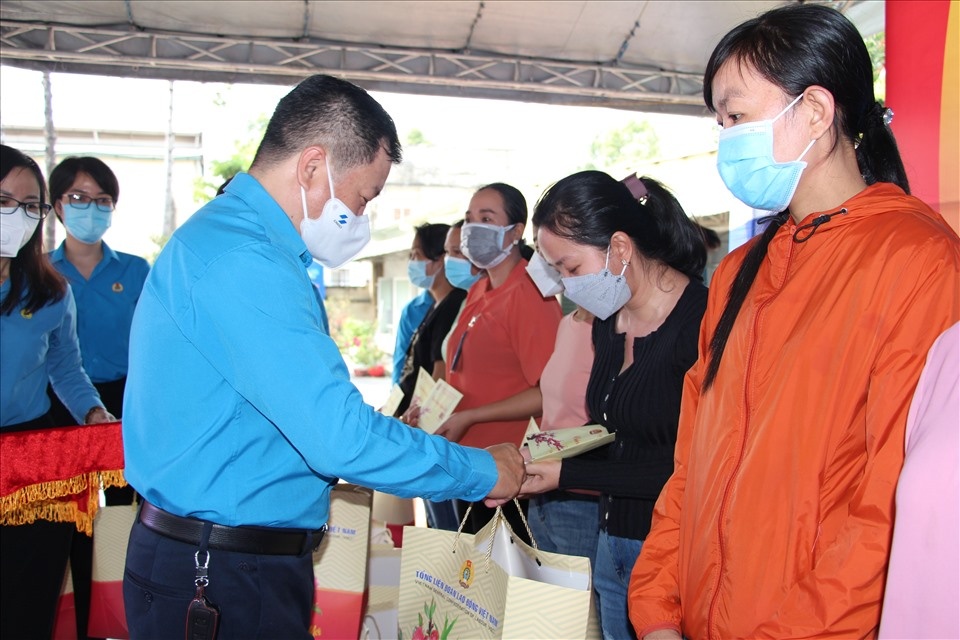 Doanh nghiệp thưởng Tết 650 tỷ đồng sau 7 lần thương lượng của công đoàn Doanh nghiệp thưởng Tết 650 tỷ đồng sau 7 lần thương lượng của công đoàn