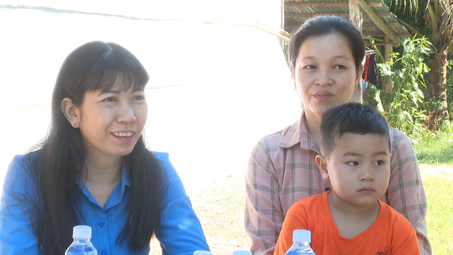 Công nhân khó khăn nhận “món quà từ Đại hội”