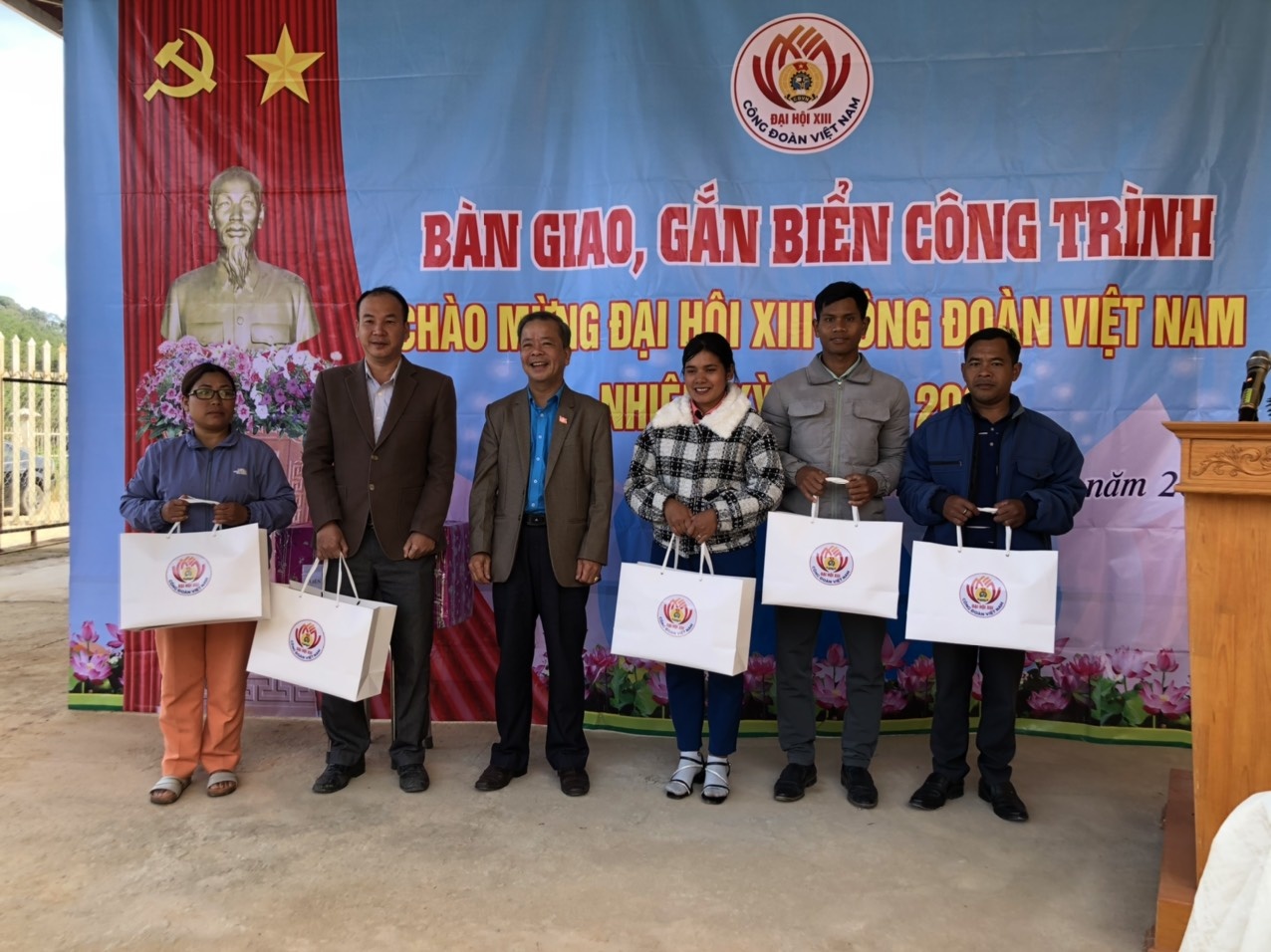 Đoàn đại biểu tỉnh Lâm Đồng sẵn sàng dự Đại hội XIII Công đoàn Việt Nam Đoàn đại biểu tỉnh Lâm Đồng sẵn sàng dự Đại hội XIII Công đoàn Việt Nam