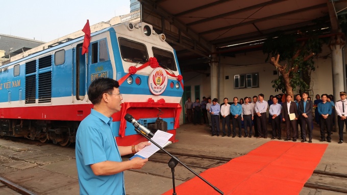 Đoàn tàu tuyên truyền Đại hội XIII Công đoàn đã xuất phát về phía Nam Đoàn tàu tuyên truyền Đại hội XIII Công đoàn đã xuất phát về phía Nam