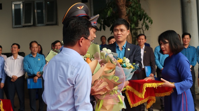 Đoàn tàu tuyên truyền Đại hội XIII Công đoàn đã xuất phát về phía Nam Đoàn tàu tuyên truyền Đại hội XIII Công đoàn đã xuất phát về phía Nam