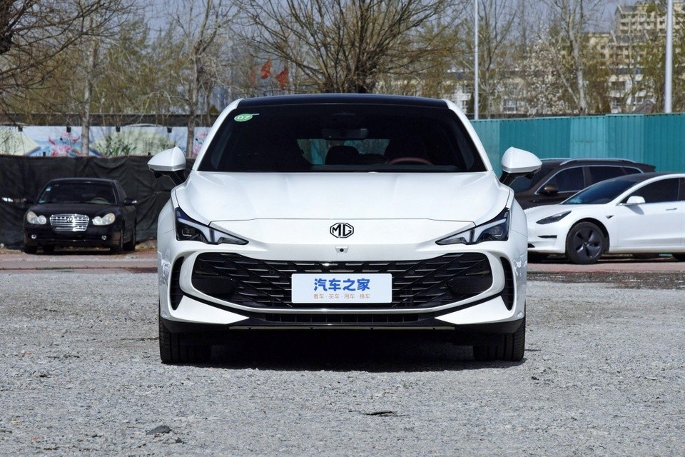 Rộn tin đồn MG7 ra mắt vào tháng 12 với giá chỉ 750 triệu đồng Rộn tin đồn MG7 ra mắt vào tháng 12 với giá chỉ 750 triệu đồng