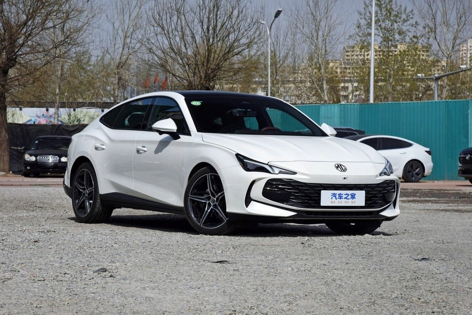 Rộn tin đồn MG7 ra mắt vào tháng 12 với giá chỉ 750 triệu đồng Rộn tin đồn MG7 ra mắt vào tháng 12 với giá chỉ 750 triệu đồng