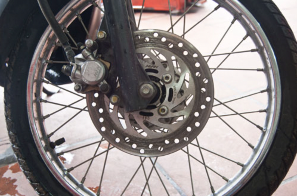 Các bệnh của xe máy vào mùa đông có thể gây nguy hiểm khi di chuyển Các bệnh của xe máy vào mùa đông có thể gây nguy hiểm khi di chuyển