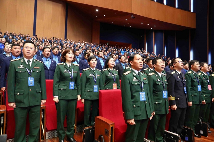 Kiến nghị Chủ tịch LĐLĐ tỉnh, thành phố có đông lao động là Ủy viên thường vụ cấp ủy Kiến nghị Chủ tịch LĐLĐ tỉnh, thành phố có đông lao động là Ủy viên thường vụ cấp ủy