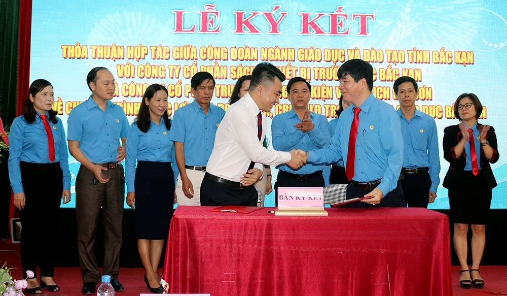 Nhiều chương trình phúc lợi cho nhà giáo ở Bắc Kạn