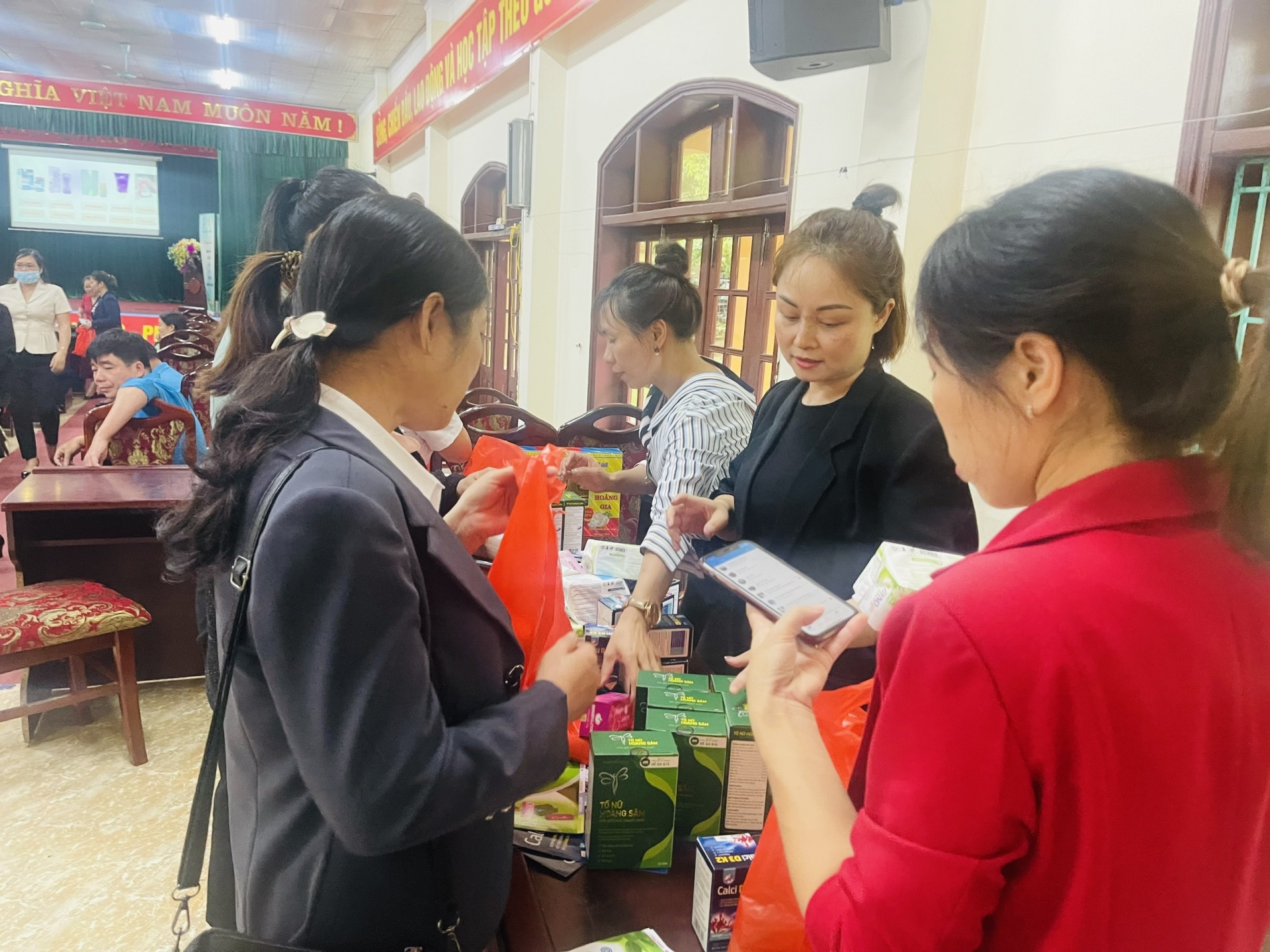 Nhiều chương trình phúc lợi cho nhà giáo ở Bắc Kạn