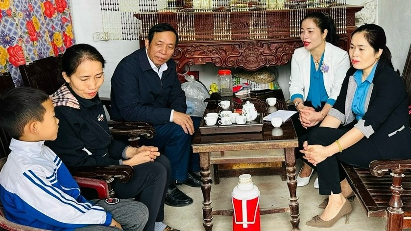 Từng viên gạch đặt xuống là niềm hy vọng được thắp lên