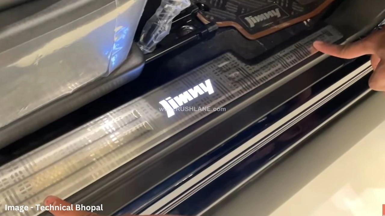 Ngắm Suzuki Jimny Thunder Edition tại Ấn Độ Ngắm Suzuki Jimny Thunder Edition tại Ấn Độ