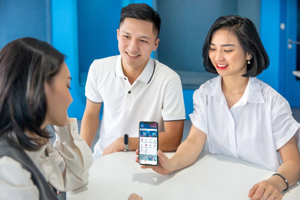 VietinBank chính thức triểnVietinBank iPay Mobile - Gói trọn trải nghiệm trên smartphone khai dịch vụ Mobile Banking tại Việt Nam. VietinBank chính thức triểnVietinBank iPay Mobile - Gói trọn trải nghiệm trên smartphone khai dịch vụ Mobile Banking tại Việt Nam.