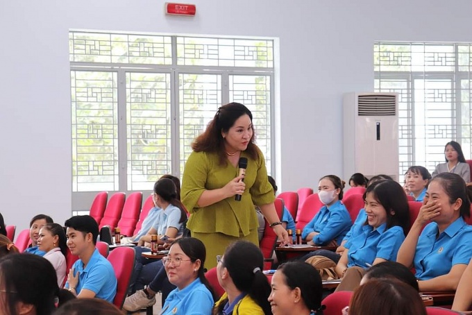 Phụ nữ ơi, hãy làm cho mình hạnh phúc trước!