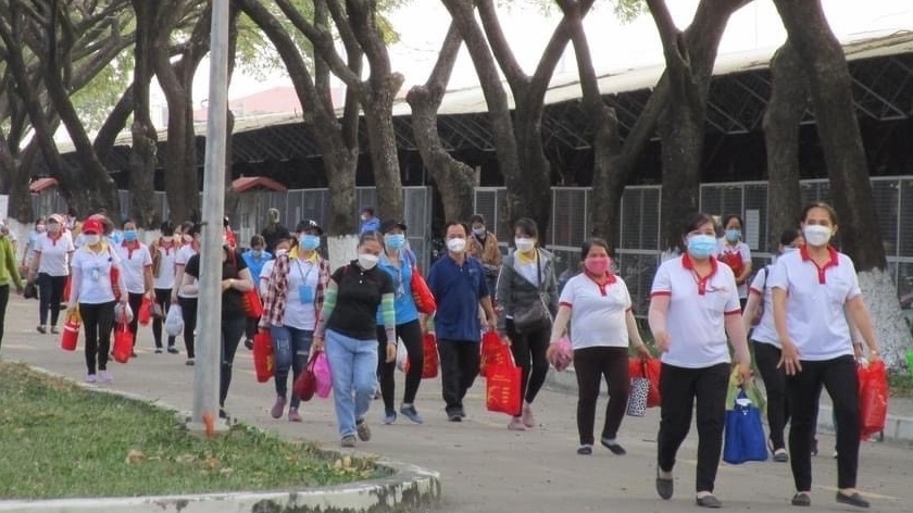 Khó khăn vẫn thưởng Tết 1 tháng lương, thưởng thâm niên và lì xì cho người lao động