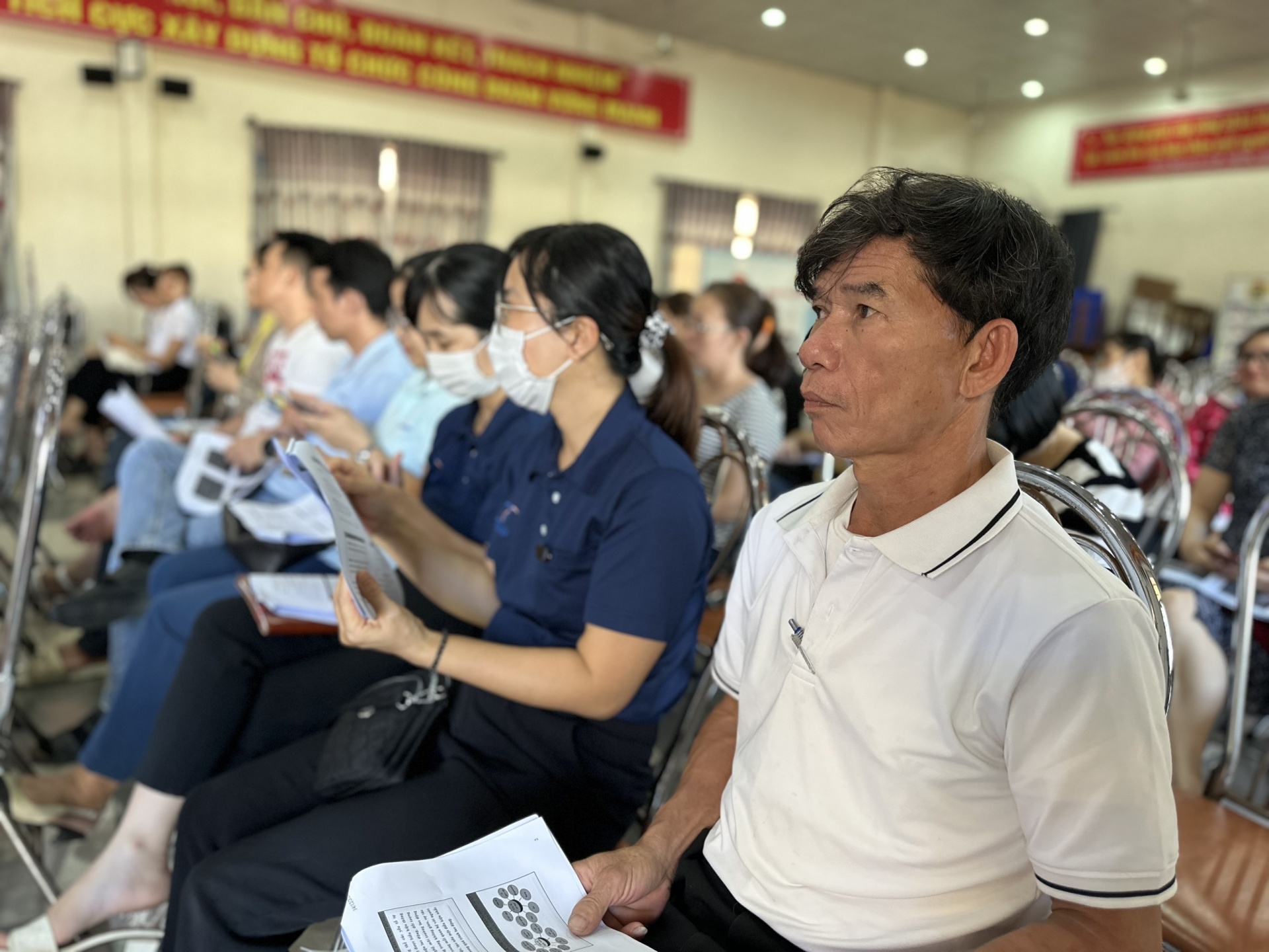 Cán bộ công đoàn cơ sở được trang bị thêm kiến thức chuyên sâu về bệnh nghề nghiệp. Ảnh: P.N Cán bộ công đoàn cơ sở được trang bị thêm kiến thức chuyên sâu về bệnh nghề nghiệp. Ảnh: P.N