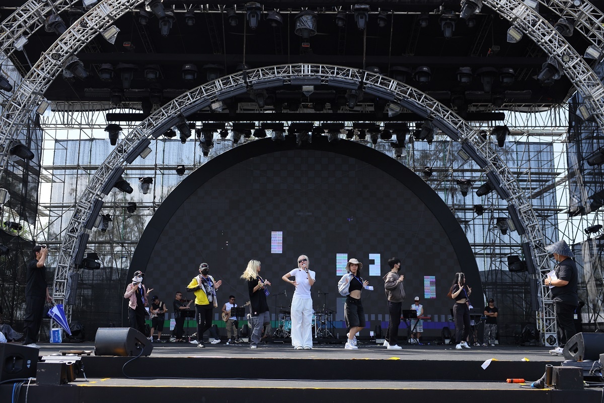 Siêu nhạc hội 8Wonder Winter Festival tại Quảng trường Biển – Grand World