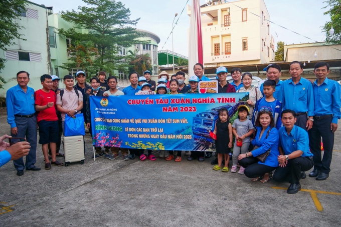 Ấm tình công đoàn trên hành trình Tết 2024