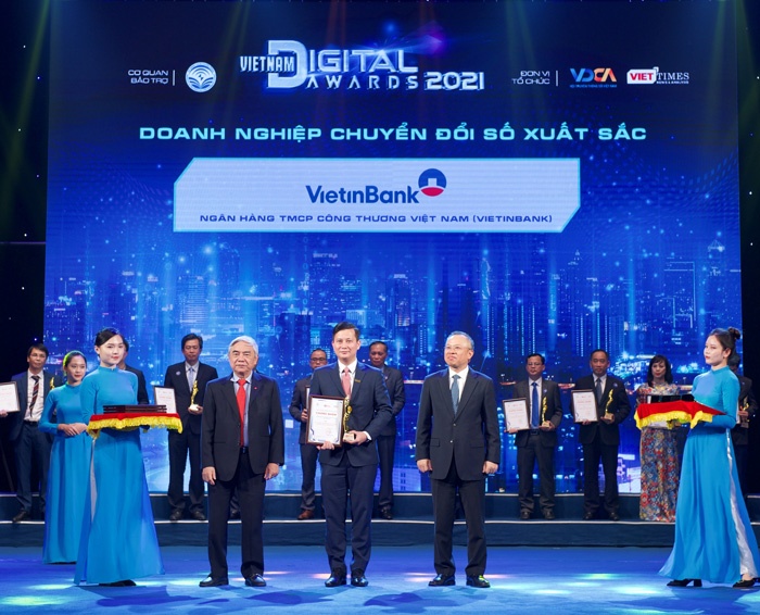 VietinBank nhận giải thưởng Doanh nghiệp chuyển đổi số xuất sắc năm 2021 VietinBank nhận giải thưởng Doanh nghiệp chuyển đổi số xuất sắc năm 2021