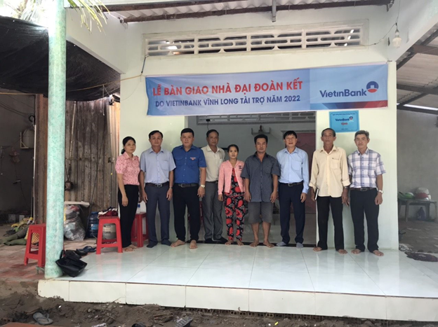VietinBank bàn giao nhà ở cho hộ nghèo tỉnh Vĩnh Long VietinBank bàn giao nhà ở cho hộ nghèo tỉnh Vĩnh Long