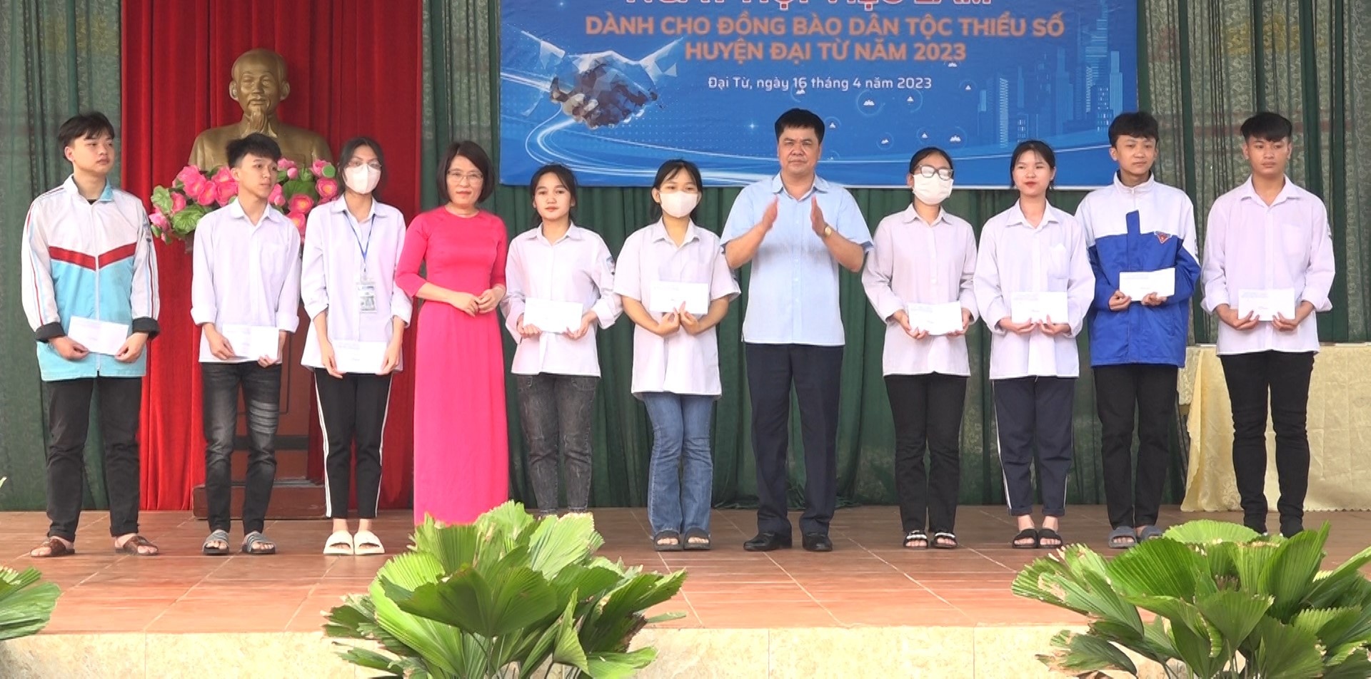 Người dân tộc miền núi có việc làm ổn định nhờ các lớp dạy nghề