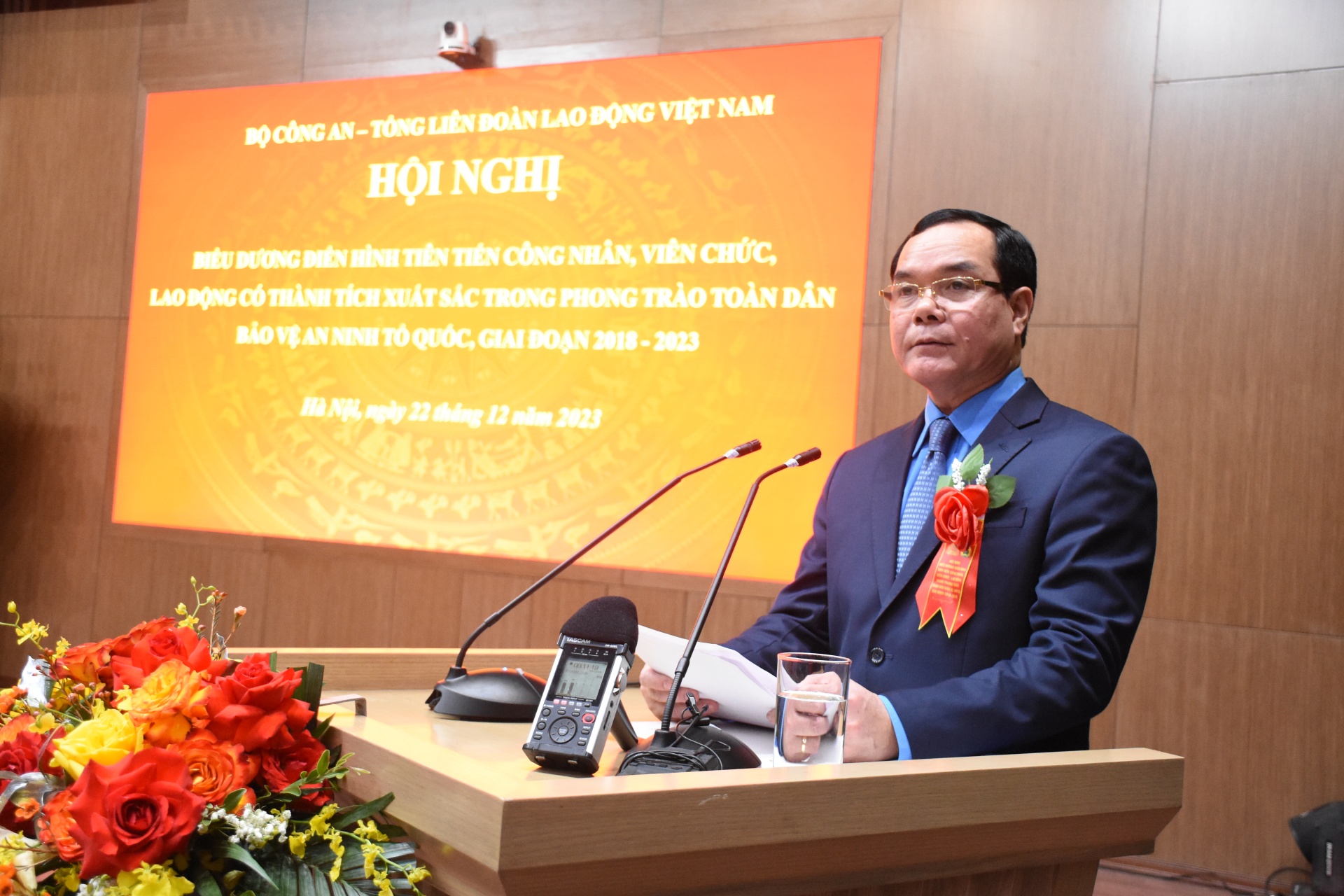 Tổng Liên đoàn và Bộ Công an tăng cường phối hợp phong trào bảo vệ an ninh Tổ quốc Tổng Liên đoàn và Bộ Công an tăng cường phối hợp phong trào bảo vệ an ninh Tổ quốc