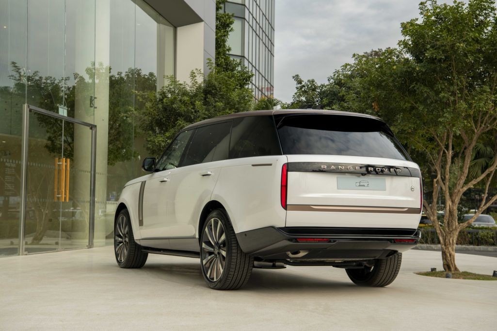Range Rover SV ra mắt, lựa chọn mới cho giới siêu giàu tại Việt Nam Range Rover SV ra mắt, lựa chọn mới cho giới siêu giàu tại Việt Nam