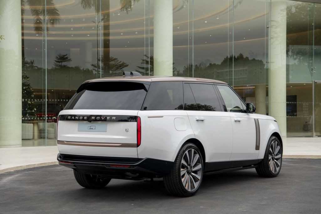 Range Rover SV ra mắt, lựa chọn mới cho giới siêu giàu tại Việt Nam Range Rover SV ra mắt, lựa chọn mới cho giới siêu giàu tại Việt Nam