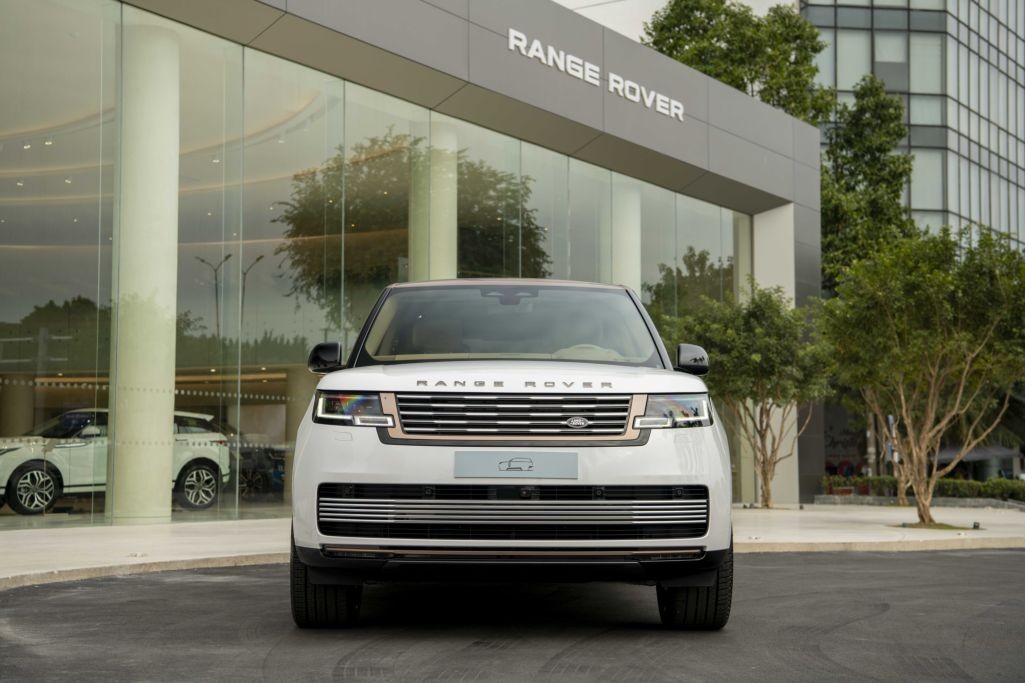 Range Rover SV ra mắt, lựa chọn mới cho giới siêu giàu tại Việt Nam Range Rover SV ra mắt, lựa chọn mới cho giới siêu giàu tại Việt Nam