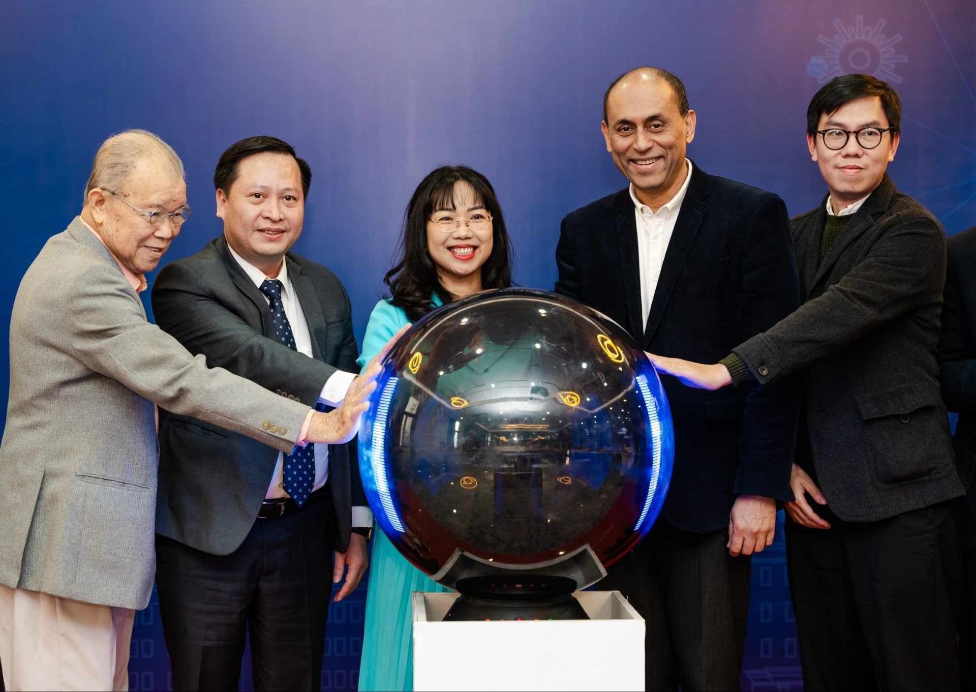 Trường Đại học VinUni hợp tác nghiên cứu thúc đẩy Đổi mới sáng tạo Trường Đại học VinUni hợp tác nghiên cứu thúc đẩy Đổi mới sáng tạo