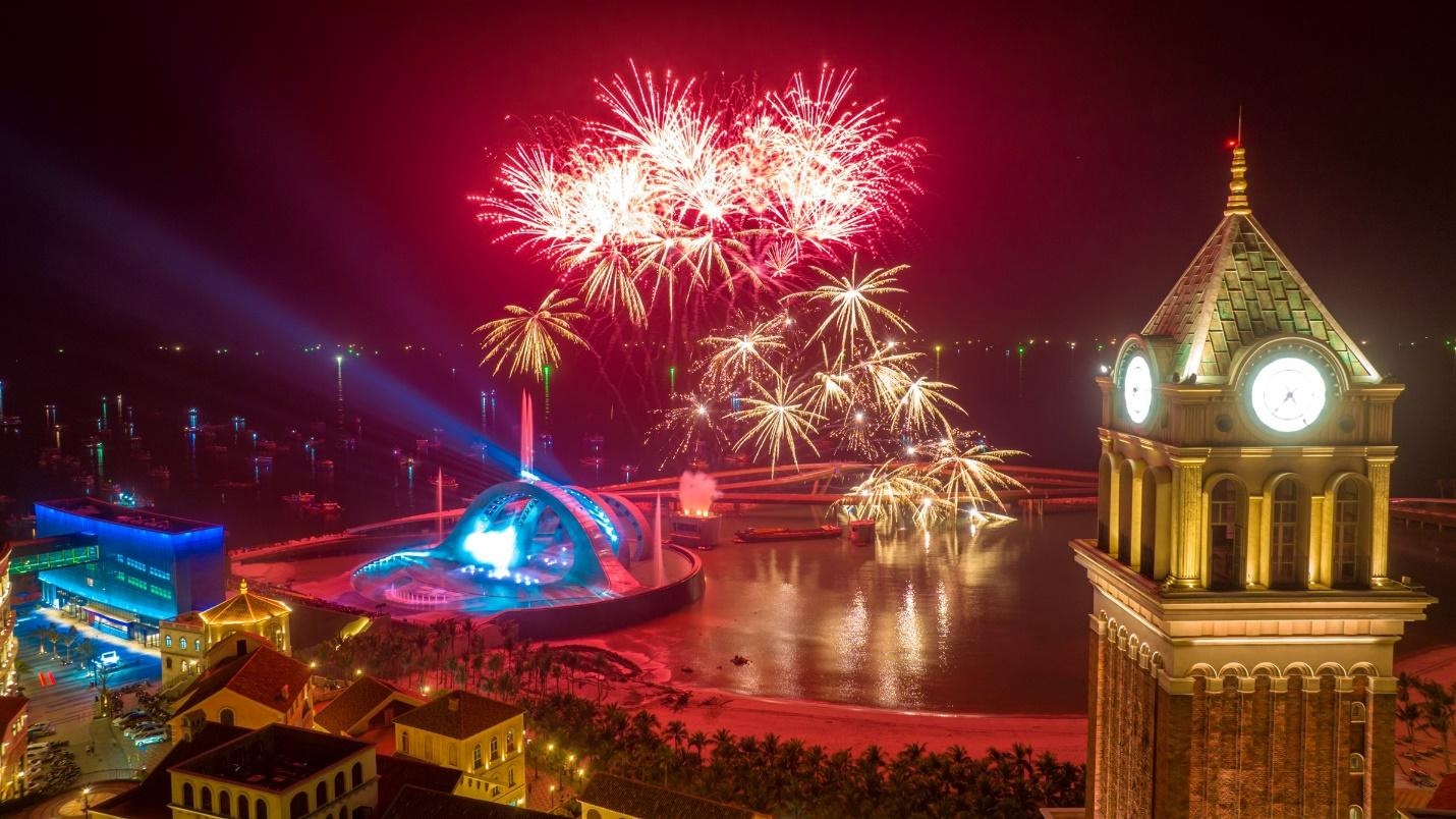 Đẹp siêu thực, Cầu Hôn hút khách chưa từng thấy ngay sau khai trương Đẹp siêu thực, Cầu Hôn hút khách chưa từng thấy ngay sau khai trương