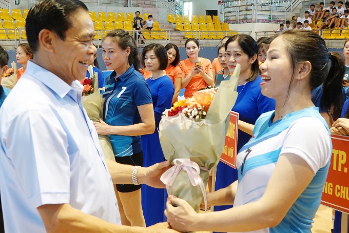 Tập trung nguồn lực để nâng cao vai trò, vị thế của tổ chức Công đoàn Tập trung nguồn lực để nâng cao vai trò, vị thế của tổ chức Công đoàn