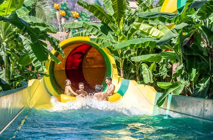 Công viên chủ đề VinWonders tại các thủ phủ du lịch nổi tiếng thu hút hàng chục triệu du khách trong và ngoài nước mỗi năm 