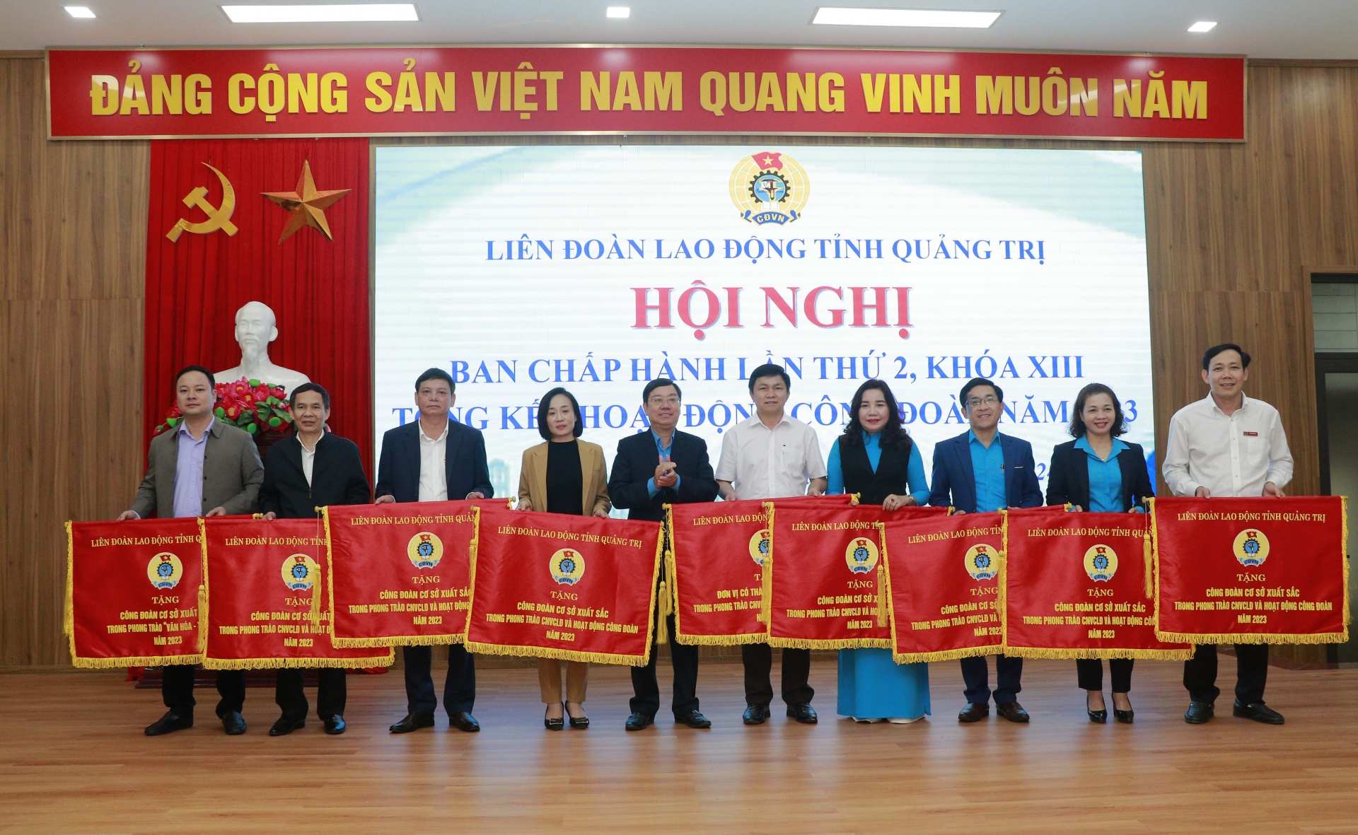 Chú trọng đào tạo, bồi dưỡng đội ngũ cán bộ và chuyển đổi số hoạt động công đoàn Chú trọng đào tạo, bồi dưỡng đội ngũ cán bộ và chuyển đổi số hoạt động công đoàn