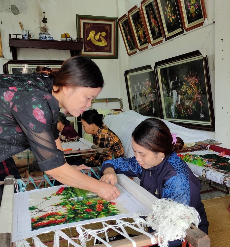 Công ty TNHH Thêu tranh ảnh cao cấp Hoàng Thị Khương tuyển dụng nhiều nhân viên Công ty TNHH Thêu tranh ảnh cao cấp Hoàng Thị Khương tuyển dụng nhiều nhân viên