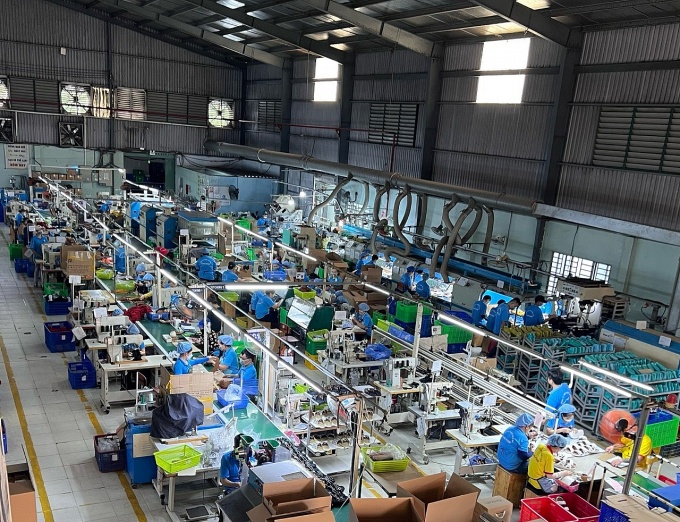 Công ty TNHH Giày da Giang Phạm tuyển lao động phổ thông với mức lương hấp dẫn Công ty TNHH Giày da Giang Phạm tuyển lao động phổ thông với mức lương hấp dẫn