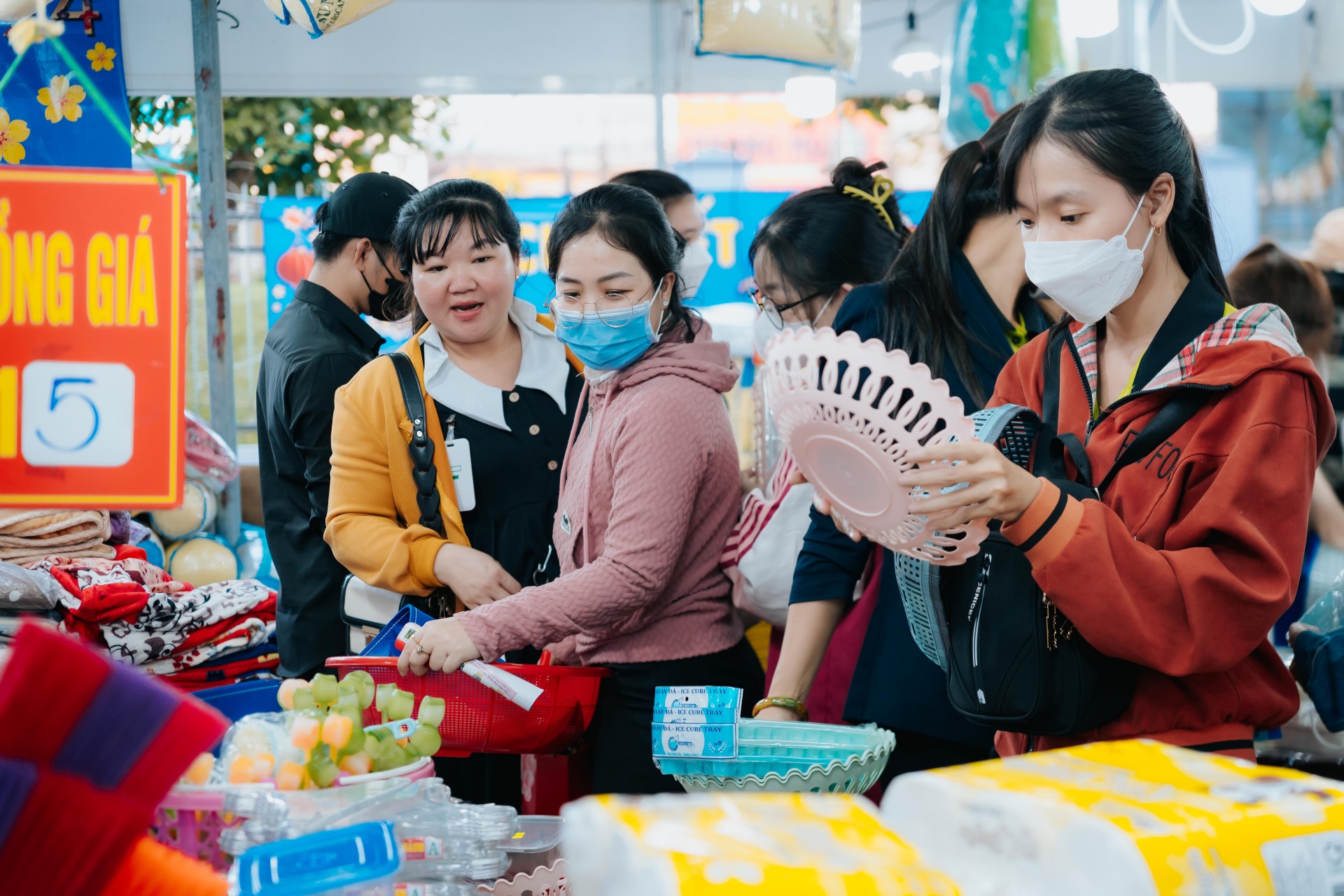 Hơn 30.000 lượt người tham gia Chợ tết Công đoàn tại Tây Ninh