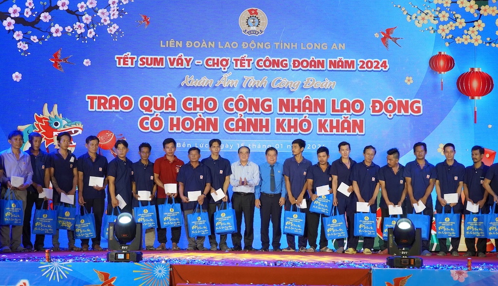 LĐLĐ tỉnh Long An dự chi hơn 40 tỷ đồng chăm lo Tết Nguyên đán 2025 LĐLĐ tỉnh Long An dự chi hơn 40 tỷ đồng chăm lo Tết Nguyên đán 2025